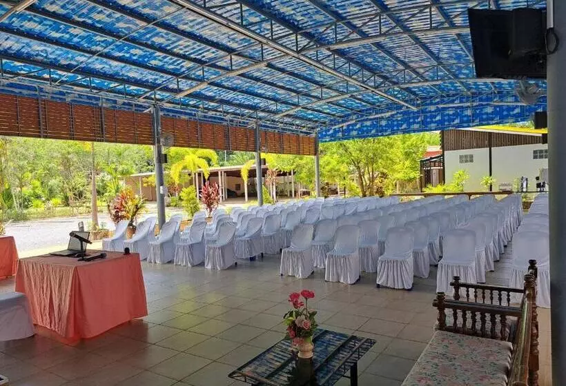 Hotelli บีฮายฮิลล์ รีสอร์ต