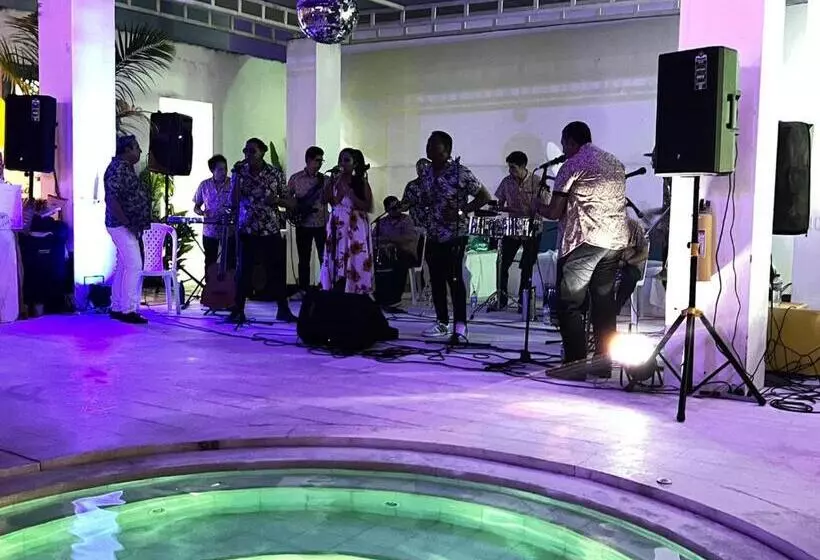 Hotelli Finca En Ricaurte La Puerta Del ángel