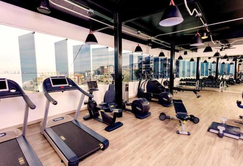 Отель Grant S Studio At Mantamar Tower