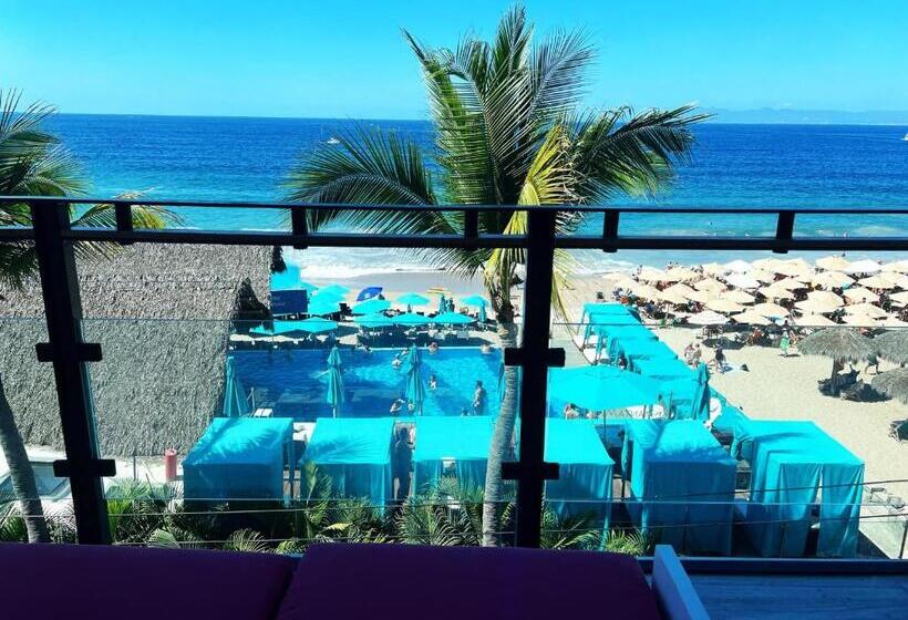 Отель Grant S Studio At Mantamar Tower