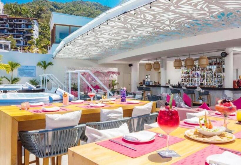 Отель Grant S Studio At Mantamar Tower