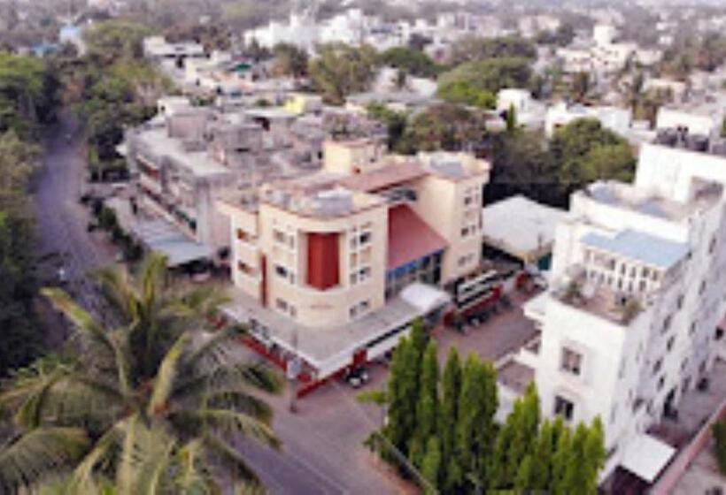 호텔 Green Field, Satara