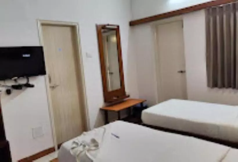 Hotelli Green Field, Satara