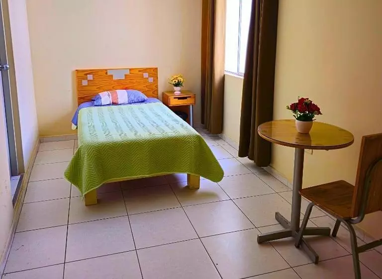 ホテル Hostal Santa Barbara