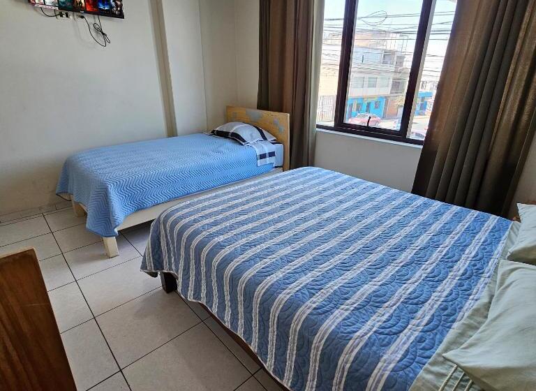 هتل Hostal Santa Barbara