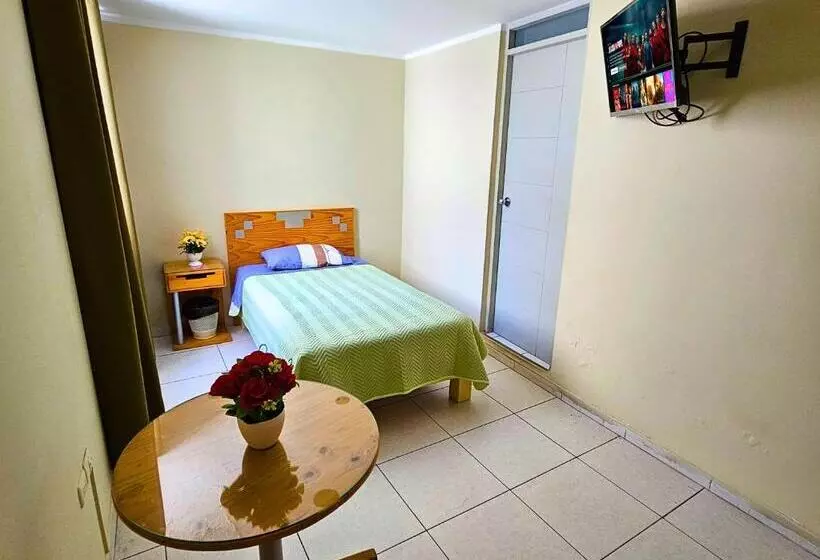 ホテル Hostal Santa Barbara