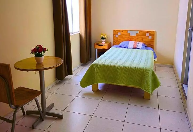 ホテル Hostal Santa Barbara