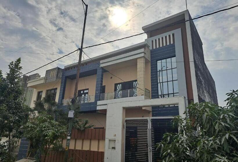 Hotel Oyo Ashiyana Guest House