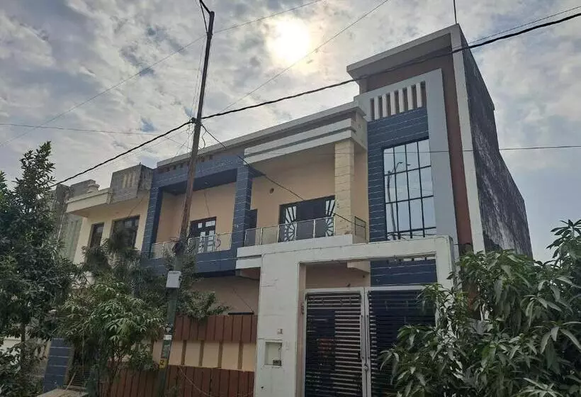 ホテル Oyo Ashiyana Guest House