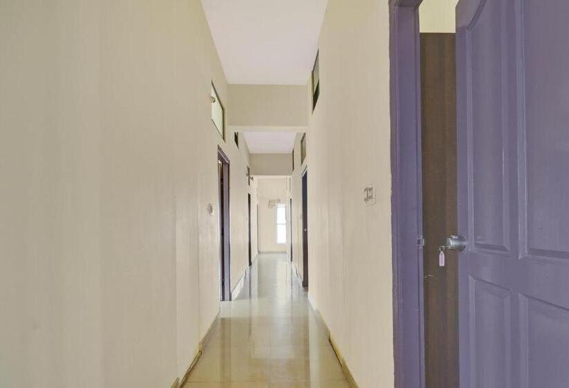 בית מלון כפרי Oyo Mohith Lodge