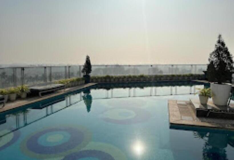 هتل Pal Heights Mantra Bhubaneshwar