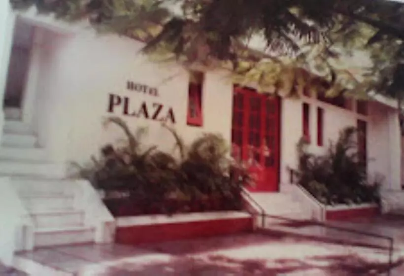 ホテル Plaza, Jalgaon