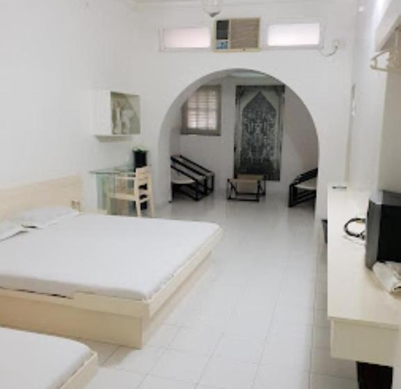 Hotel Plaza, Jalgaon