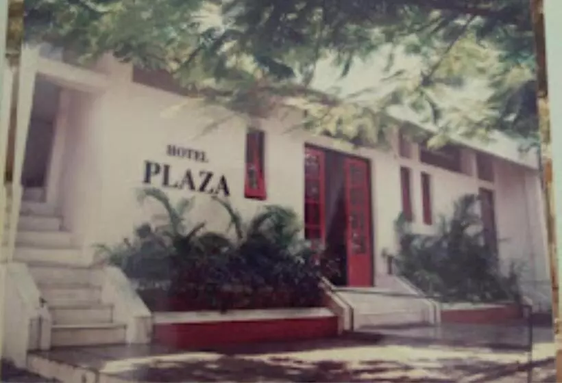ホテル Plaza, Jalgaon
