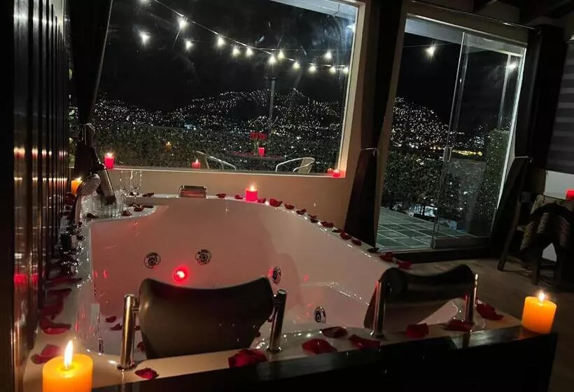 هتل The Balcony