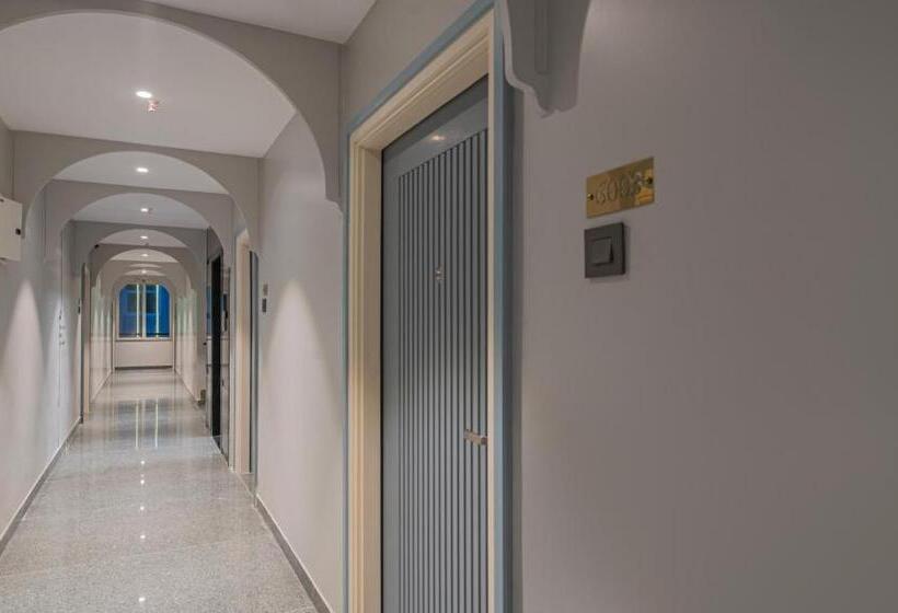 Hotel Treebo Premium D Consulate