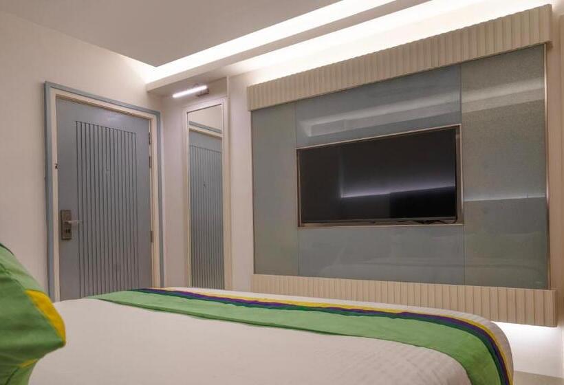 Hotel Treebo Premium D Consulate