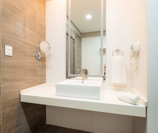 هتل Tryp By Wyndham Asuncion