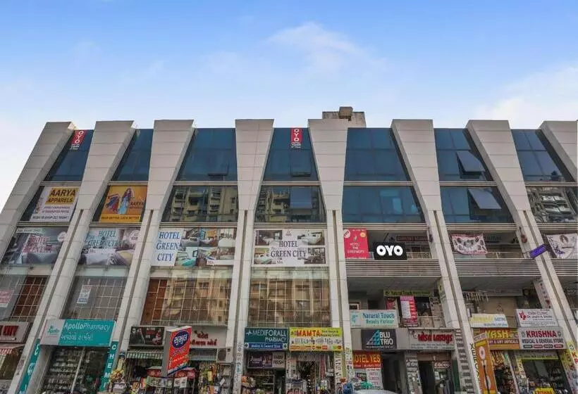 Oyo Hotel Green City