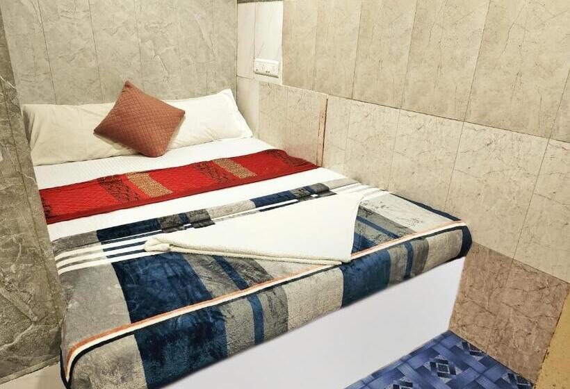 ペンション Amaan Palace