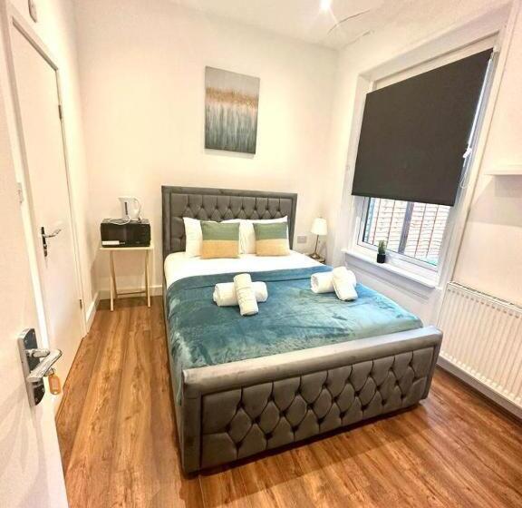 膳宿费 Hounslow Suites   Tw3