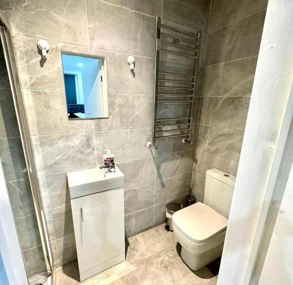 ペンション Hounslow Suites   Tw3