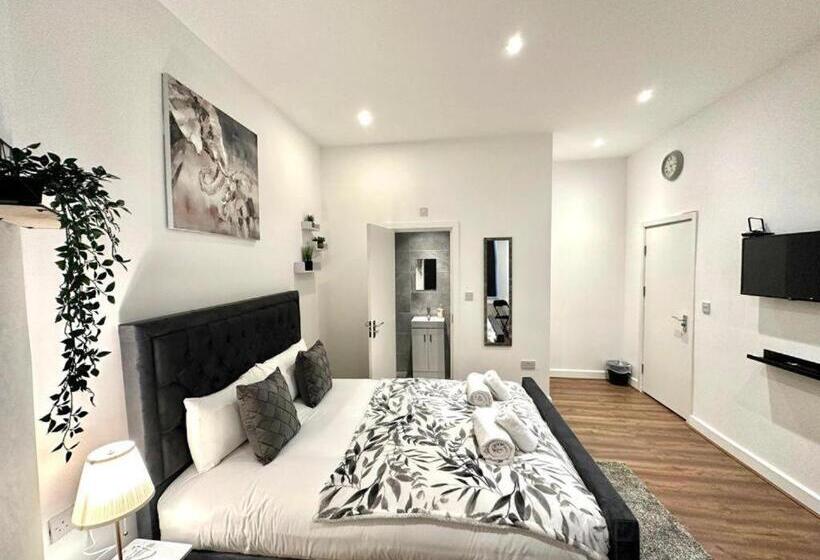 膳宿费 Hounslow Suites   Tw3