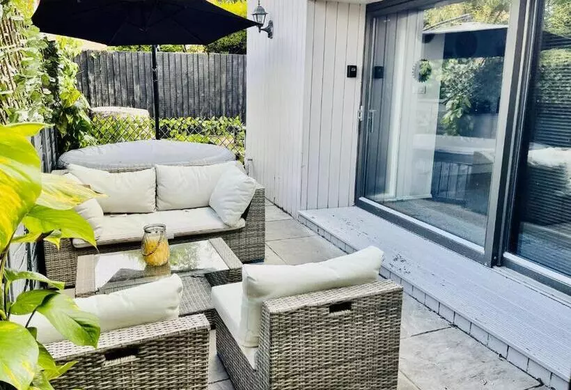 Majatalo East Bridgford Summerhouse Inc Spa And Treatments