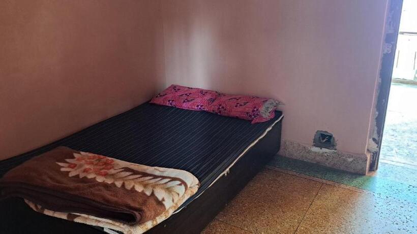 Pensió Radha Rani Dham