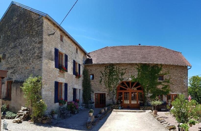 Общежитие La Tourelle