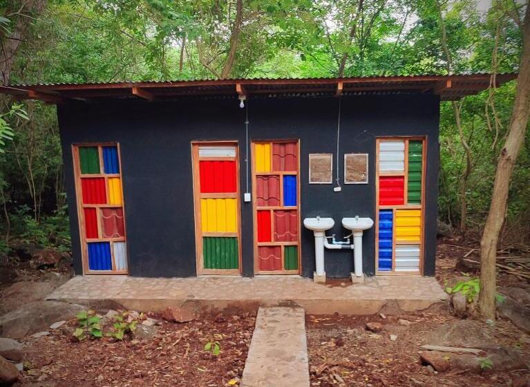 هاستل Raindance