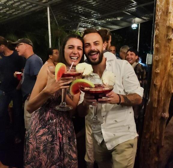 هاستل Raindance