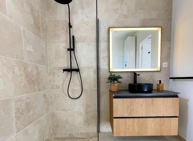 تختخواب و صبحانه Baya Spa