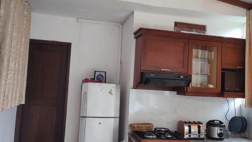 Blossoms Apartment 20 Min From Air Port