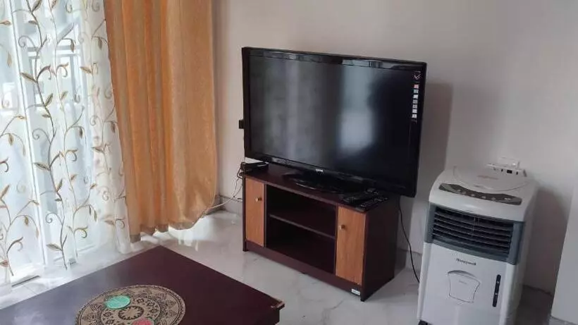 Blossoms Apartment 20 Min From Air Port