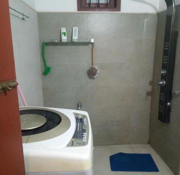 Blossoms Apartment 20 Min From Air Port