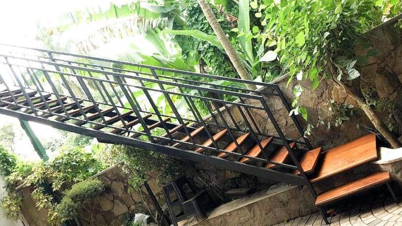 Blossoms Apartment 20 Min From Air Port