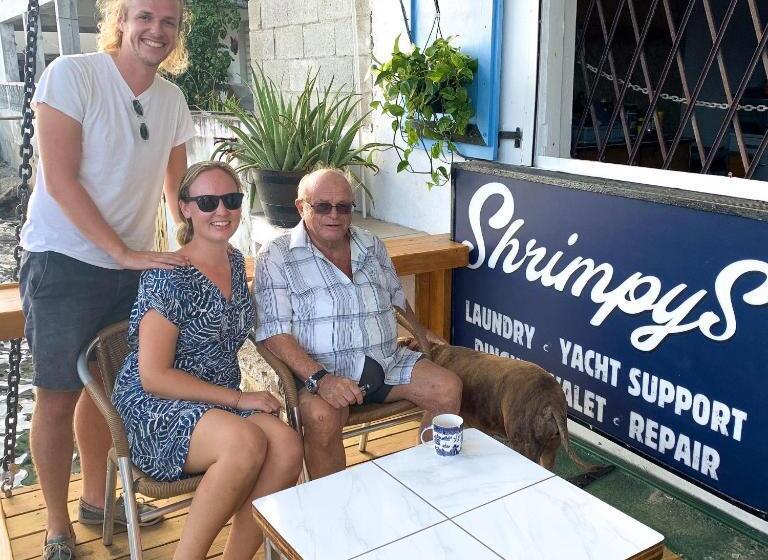 هتل کپسول Shrimpys Laundry ,hostel And Yacht Support