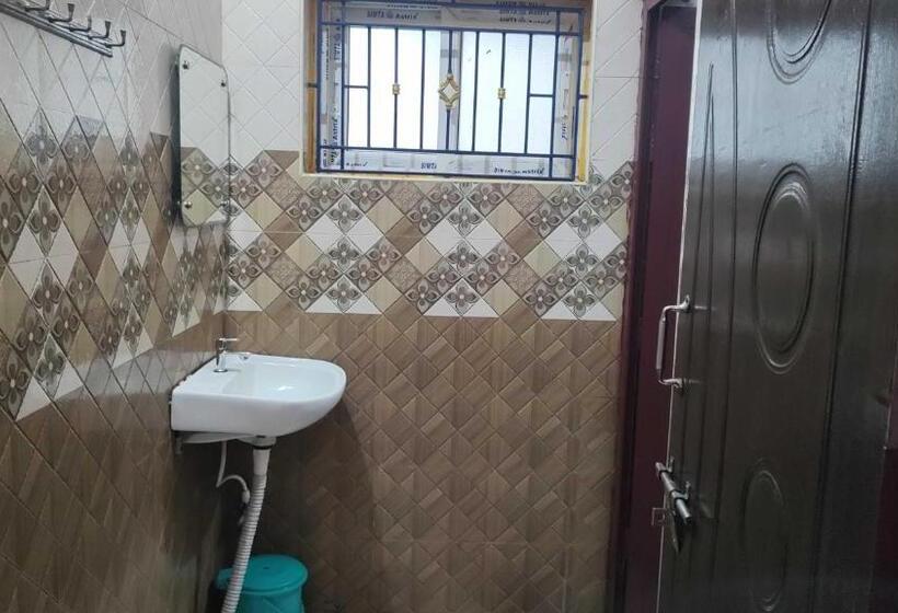 Hotel Oyo Flagship Sri Sakthi Siva Lodge