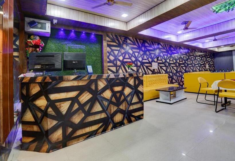 Hotel Oyo Royal Wings