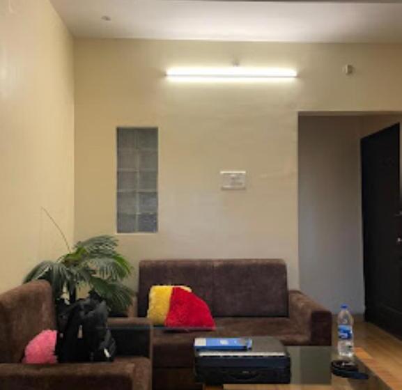 ホテル Radhika Place And City Palace, Parbhani