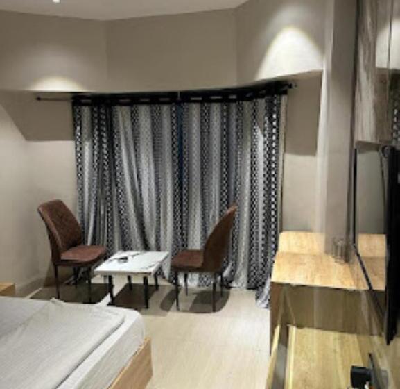 ホテル Radhika Place And City Palace, Parbhani