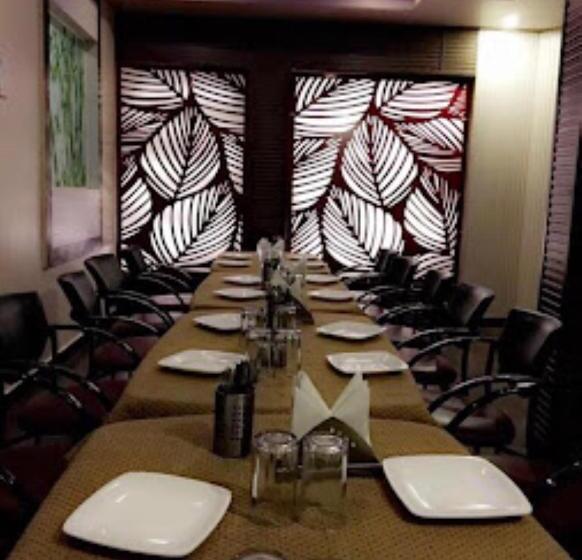 ホテル Radhika Place And City Palace, Parbhani