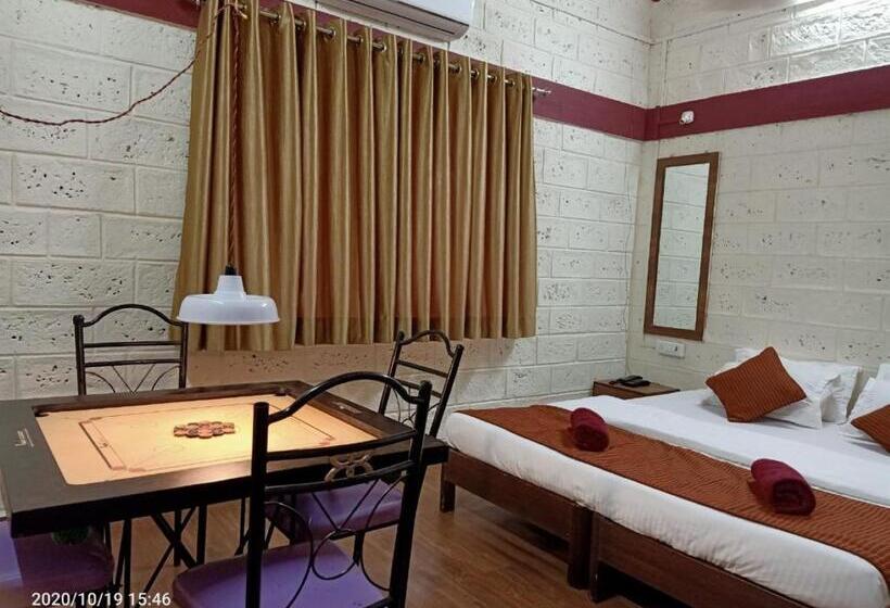 Отель Sunlit Farm Shirshinge