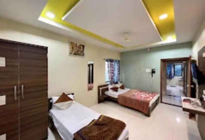 ホテル Suruchi Inn Sambhajinagar
