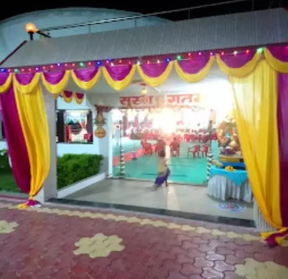 ホテル Suruchi Inn Sambhajinagar