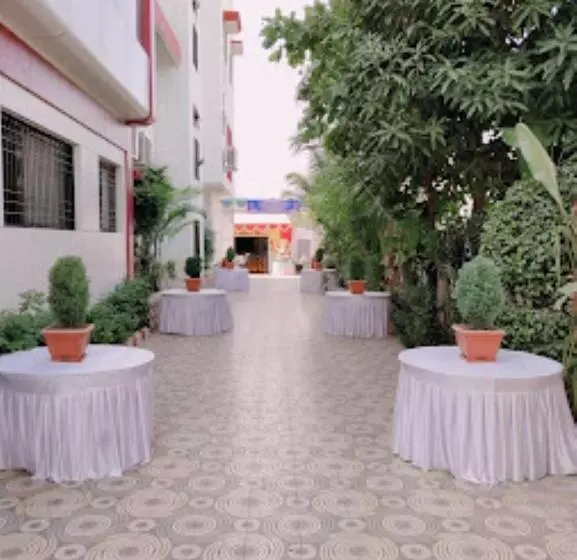 ホテル Suruchi Inn Sambhajinagar