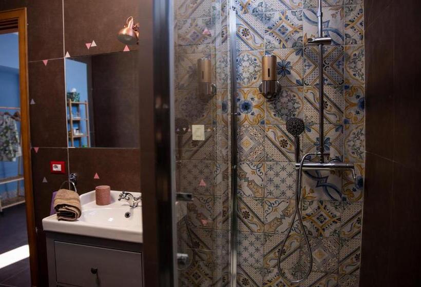 تختخواب و صبحانه Homemore Brigida