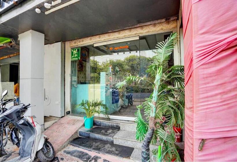 Oyo Flagship Sr Hotel And Marriage Hall