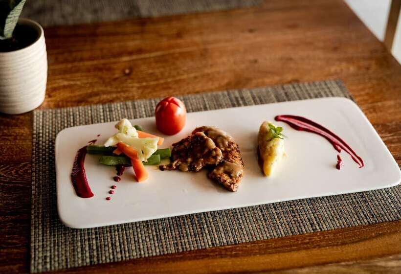 River Bank Jungle Resort